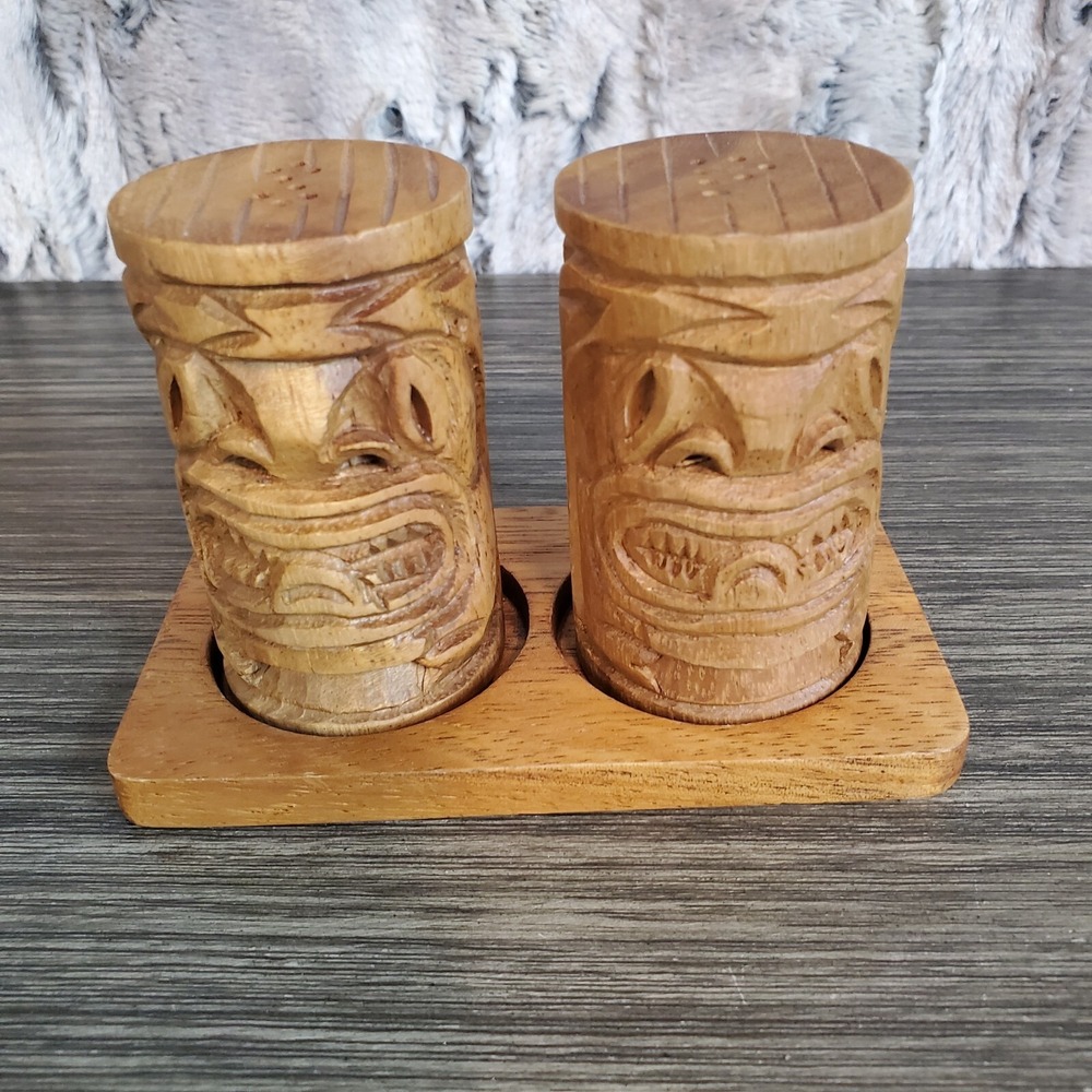 Acacia Wood Tiki Salt & Pepper Shakers 2 x 3 inch Vintage Beach Party ‎ Barware